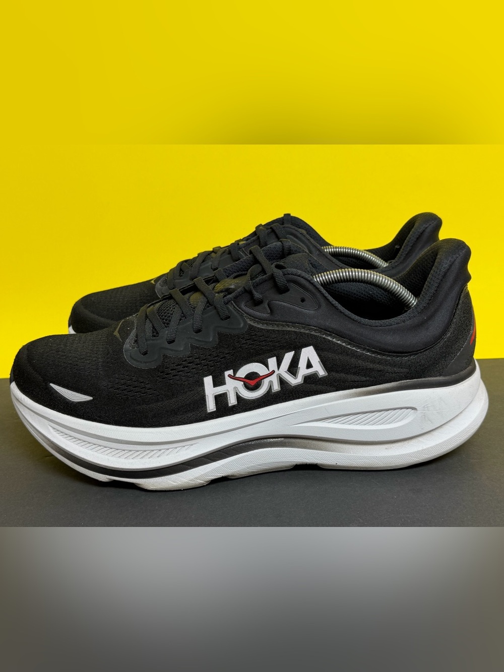 Hoka One One Bondi 9 Men's Size 13D Black/Vermillion Running Shoes BARELY WORN